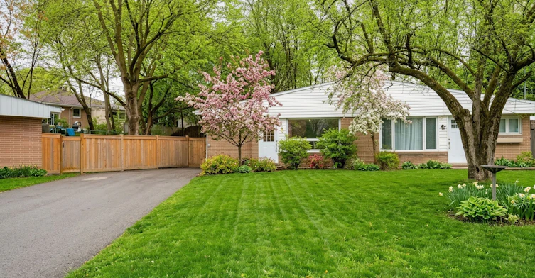 Basement-122 Longford Drive, Newmarket, ON, L3Y 2Y5