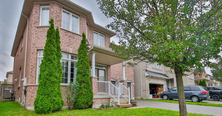 15 Briarglen Road, Markham, ON, L6C 2K5 - 2