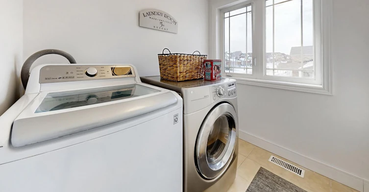 Upper Level & main level-25 Bache Avenue, Georgina, ON, L4P 0C7 - 23