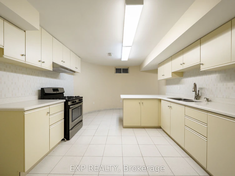 10 Edmund Crescent, Richmond Hill, ON, L4B 2X9 - 46