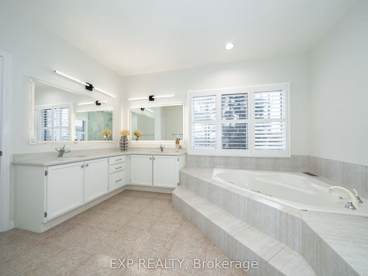 10 Edmund Crescent, Richmond Hill, ON, L4B 2X9 - 30