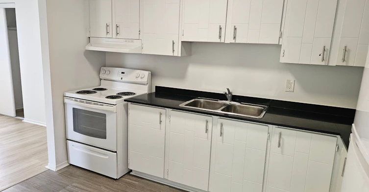 217-2 Orchard Heights Boulevard, Aurora, ON, L4G 3W3 - 11