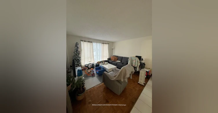 203-72 Lake Avenue, Richmond Hill, ON, L4E 2V4 - 2