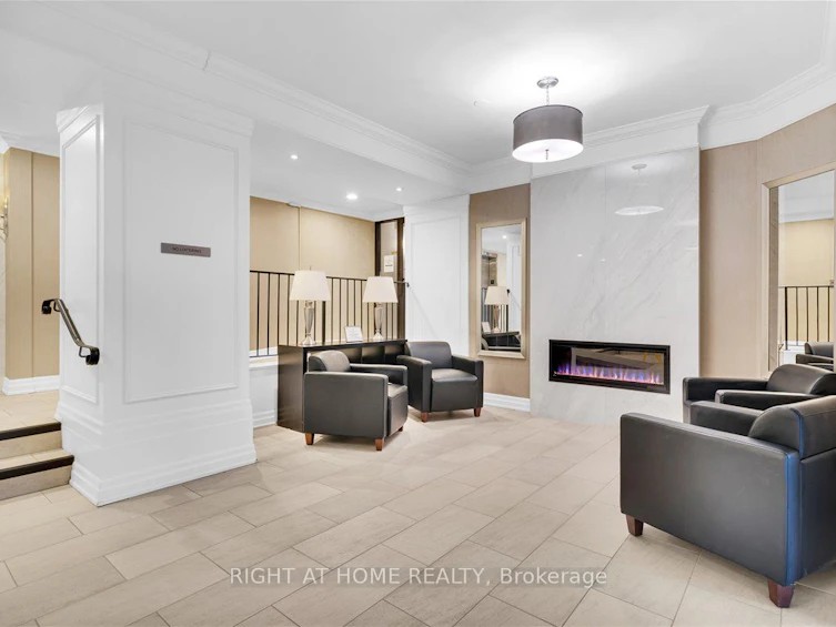 703-5 Weldrick Road W, Richmond Hill, ON, L4C 8S9 - 4