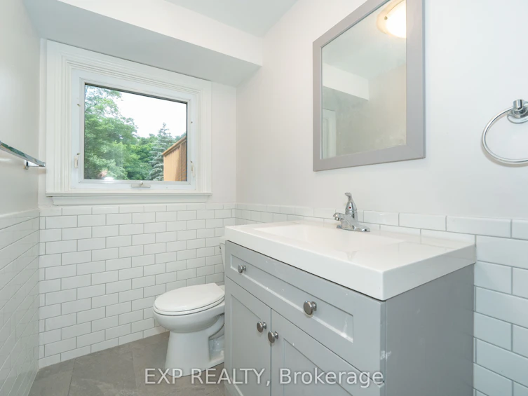 12056 Leslie Street, Richmond Hill, ON, L4E 3R5 - 26