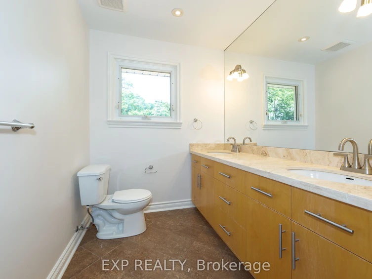 12056 Leslie Street, Richmond Hill, ON, L4E 3R5 - 21