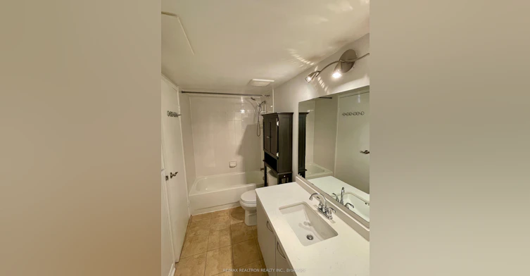 821-75 Weldrick Road, Richmond Hill, ON, L4C 0H9 - 15