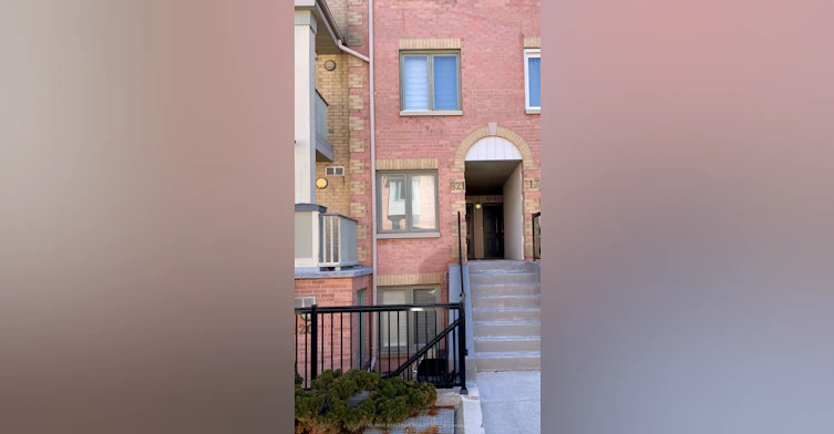821-75 Weldrick Road, Richmond Hill, ON, L4C 0H9