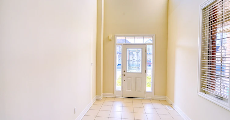 17 Mercury Avenue, Georgina, ON, L4P 0H1 - 2