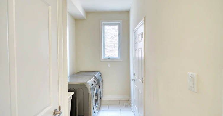 17 Mercury Avenue, Georgina, ON, L4P 0H1 - 15