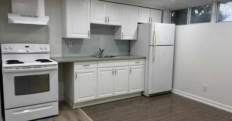 Basement B-736 Sunnypoint Drive, Newmarket, ON, L3Y 2Z8 - 6
