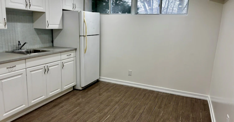 Basement B-736 Sunnypoint Drive, Newmarket, ON, L3Y 2Z8 - 7