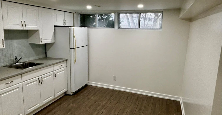 Basement B-736 Sunnypoint Drive, Newmarket, ON, L3Y 2Z8 - 8