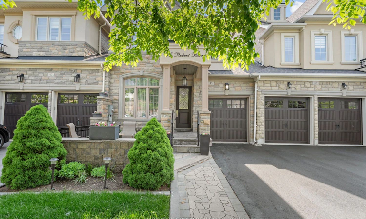 45 Robert Berry Crescent