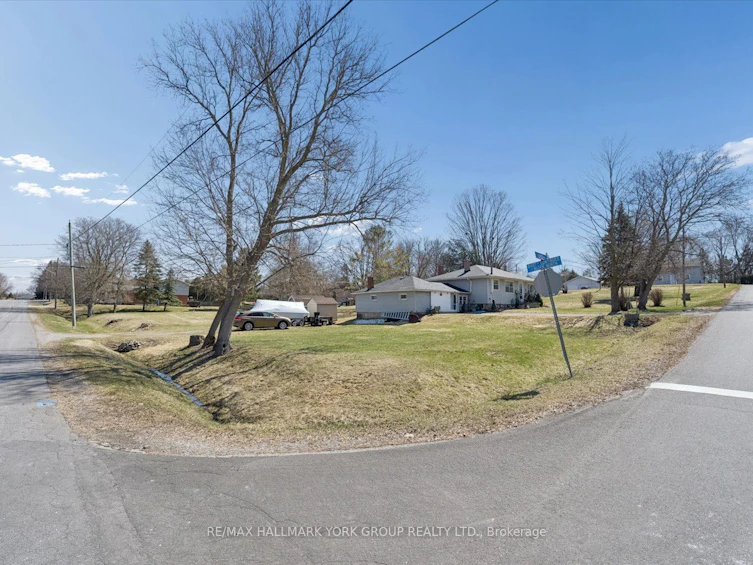 211 East Street, East Gwillimbury, ON, L9N 1K6 - 16