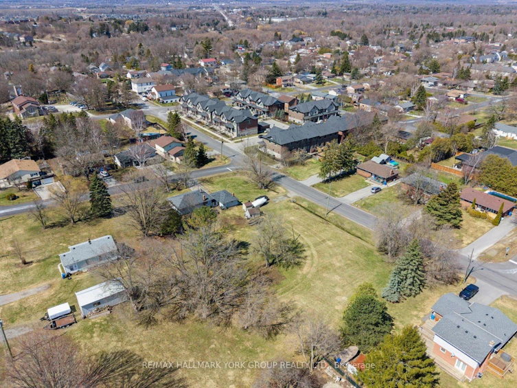211 East Street, East Gwillimbury, ON, L9N 1K6 - 5