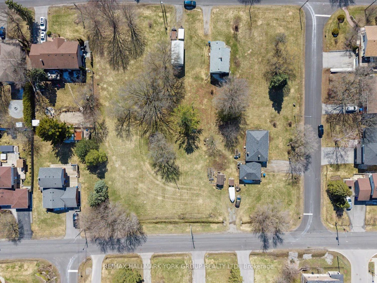211 East Street, East Gwillimbury, ON, L9N 1K6 - 14