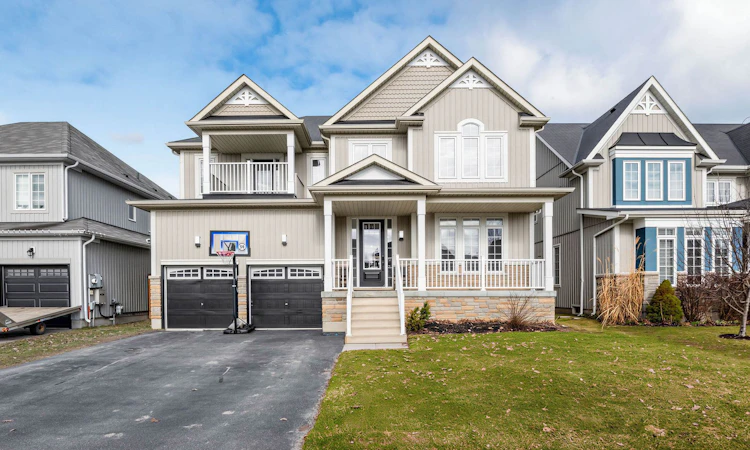 96 Mount Crescent
