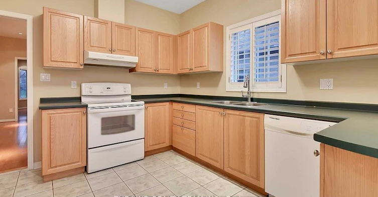 238 Deerglen Terrace, Aurora, ON, L4G 6Y6 - 4