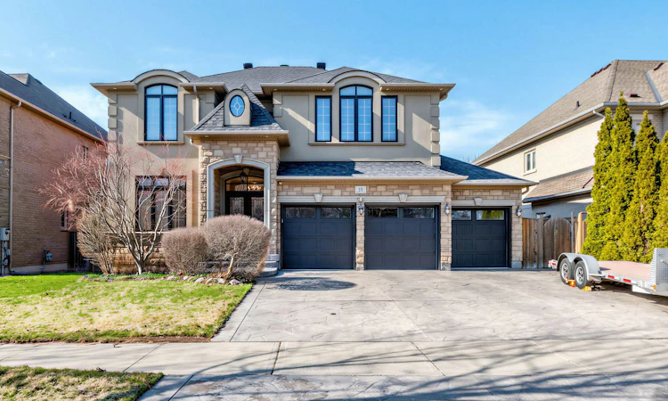 59 Black Walnut Crescent