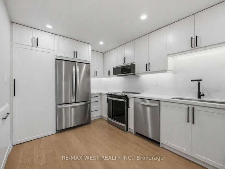 TH #10-100 Arbors Lane, Vaughan, ON, L4L 7G4 - 11