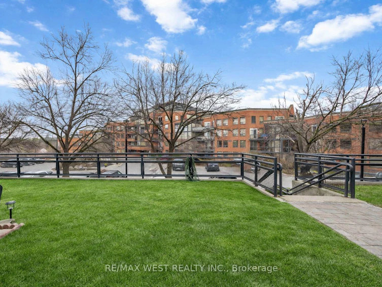 TH #10-100 Arbors Lane, Vaughan, ON, L4L 7G4 - 32