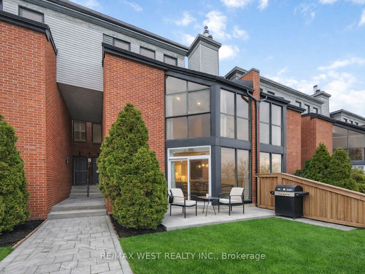 TH #10-100 Arbors Lane, Vaughan, ON, L4L 7G4