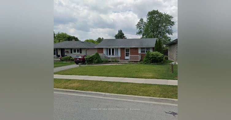 Main-98 Thornton Avenue, Bradford West Gwillimbury, ON, L3Z 1N4
