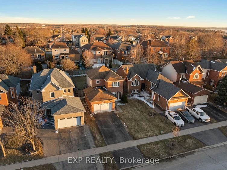 19 Natanya Boulevard, Georgina, ON, L4P 3R6 - 3