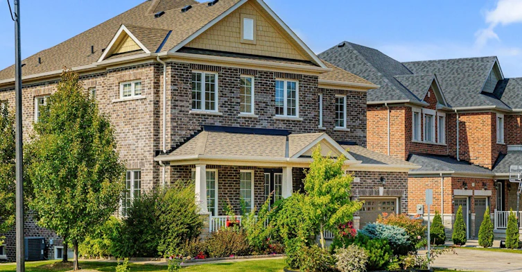 61 Match Point Court, Aurora, ON, L4G 3J1 - 2