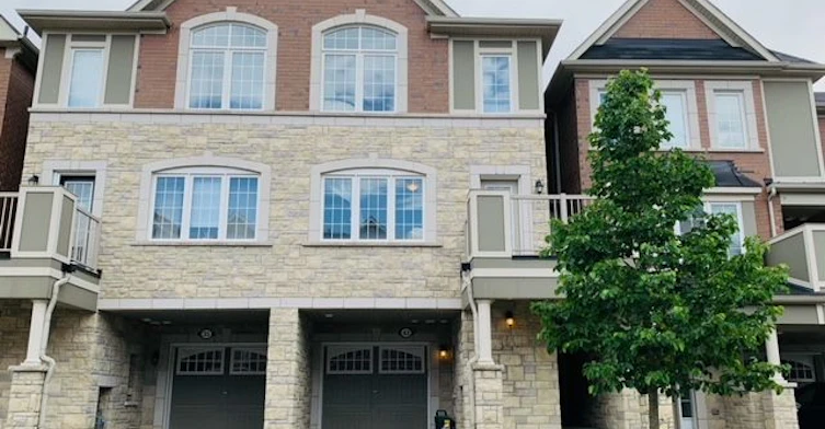 43 Minlow Way, Aurora, ON, L3X 1V9