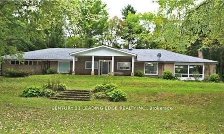 4035 Aurora Road