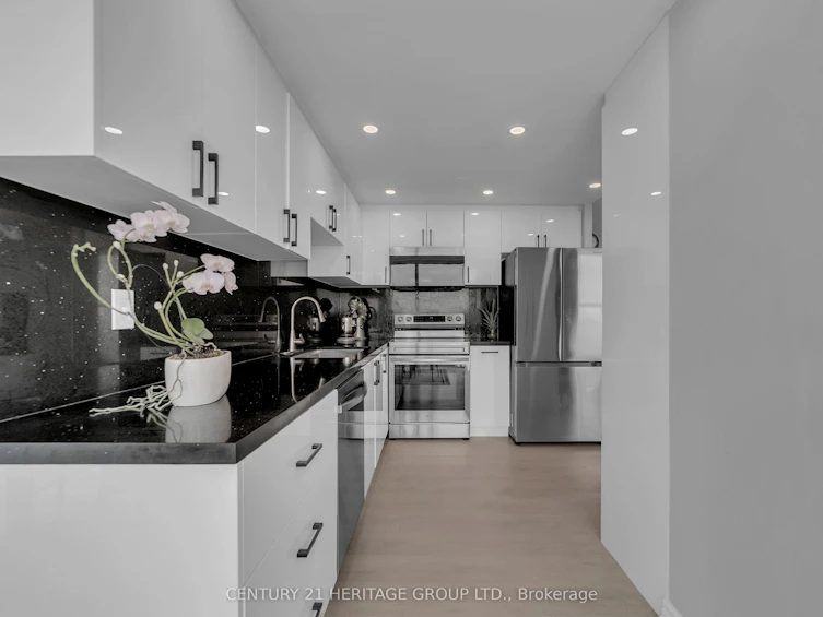 806-30 Harding Boulevard W, Richmond Hill, ON, L4C 9M3 - 17