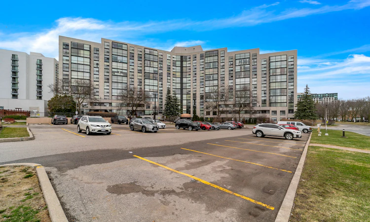 806-30 Harding Boulevard W