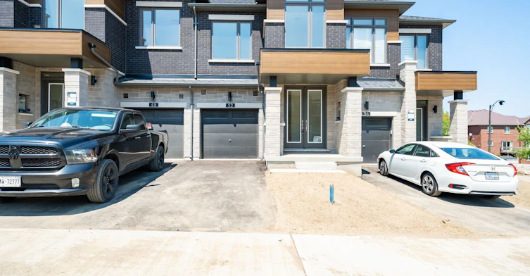 52 Rumi Court, Vaughan, ON, L6A 5E5