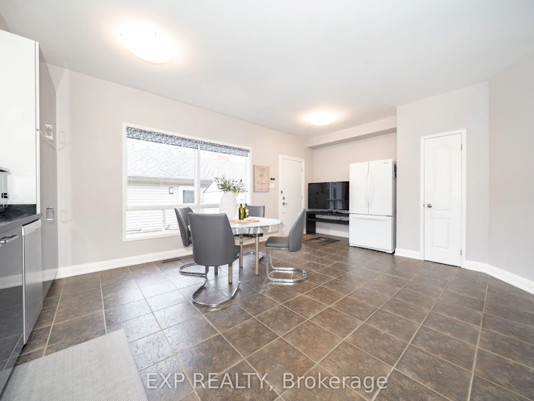 86 Bassett Avenue, Richmond Hill, ON, L4B 4G1 - 12