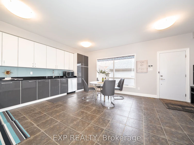 86 Bassett Avenue, Richmond Hill, ON, L4B 4G1 - 11