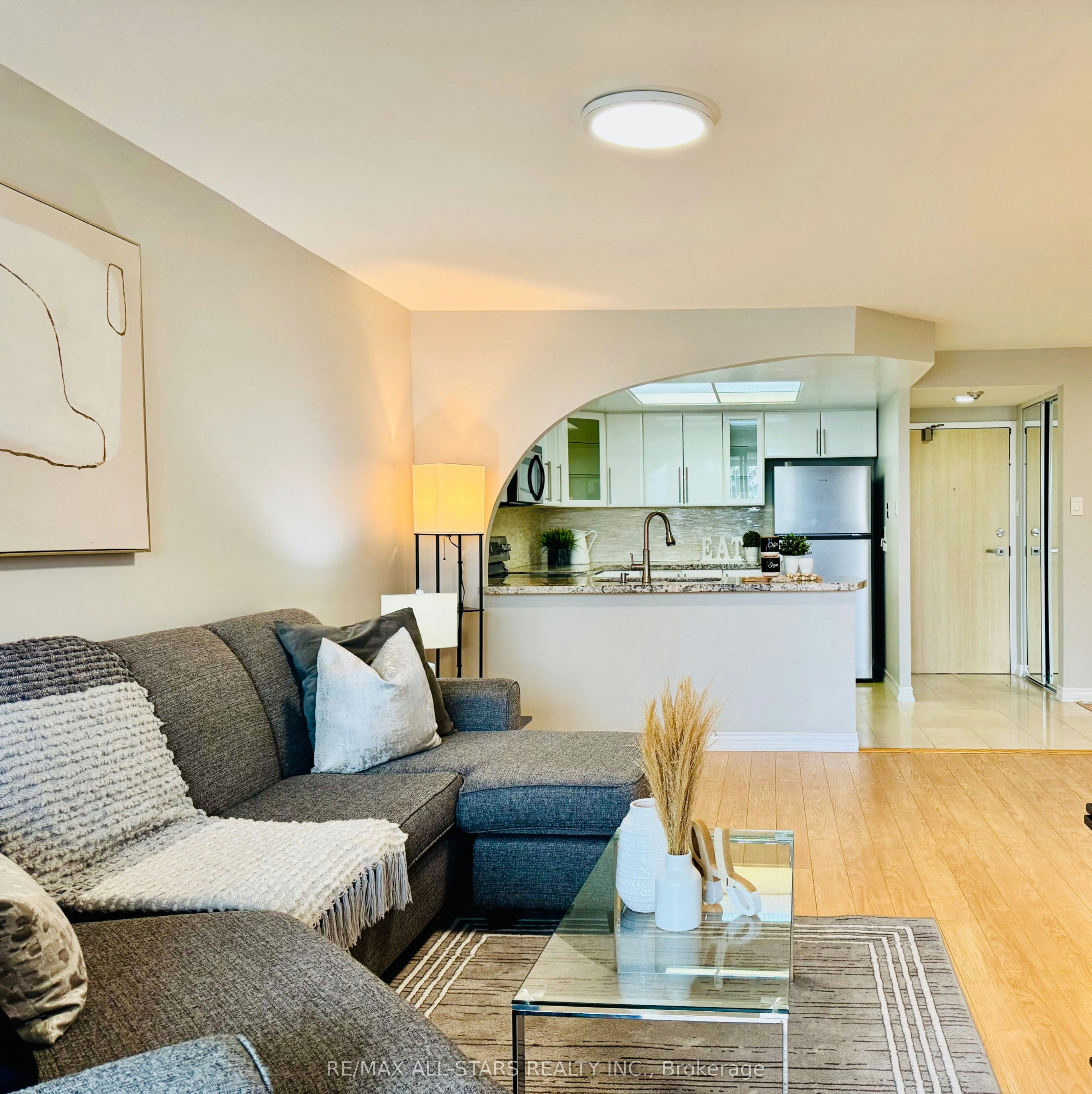 402-7601 Bathurst Street, Vaughan, ON, L4J 4H5