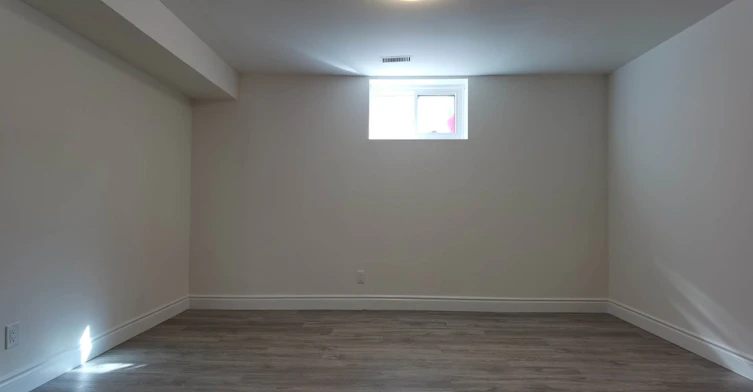 Lower-1052 Elgin Street, Newmarket, ON, L3Y 3C1 - 6