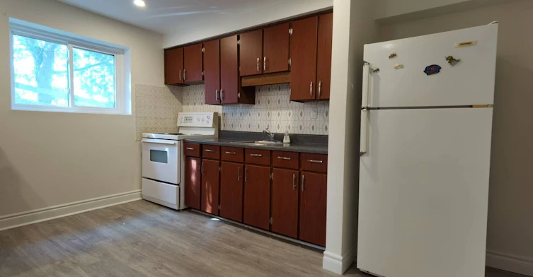 Lower-1052 Elgin Street, Newmarket, ON, L3Y 3C1 - 3