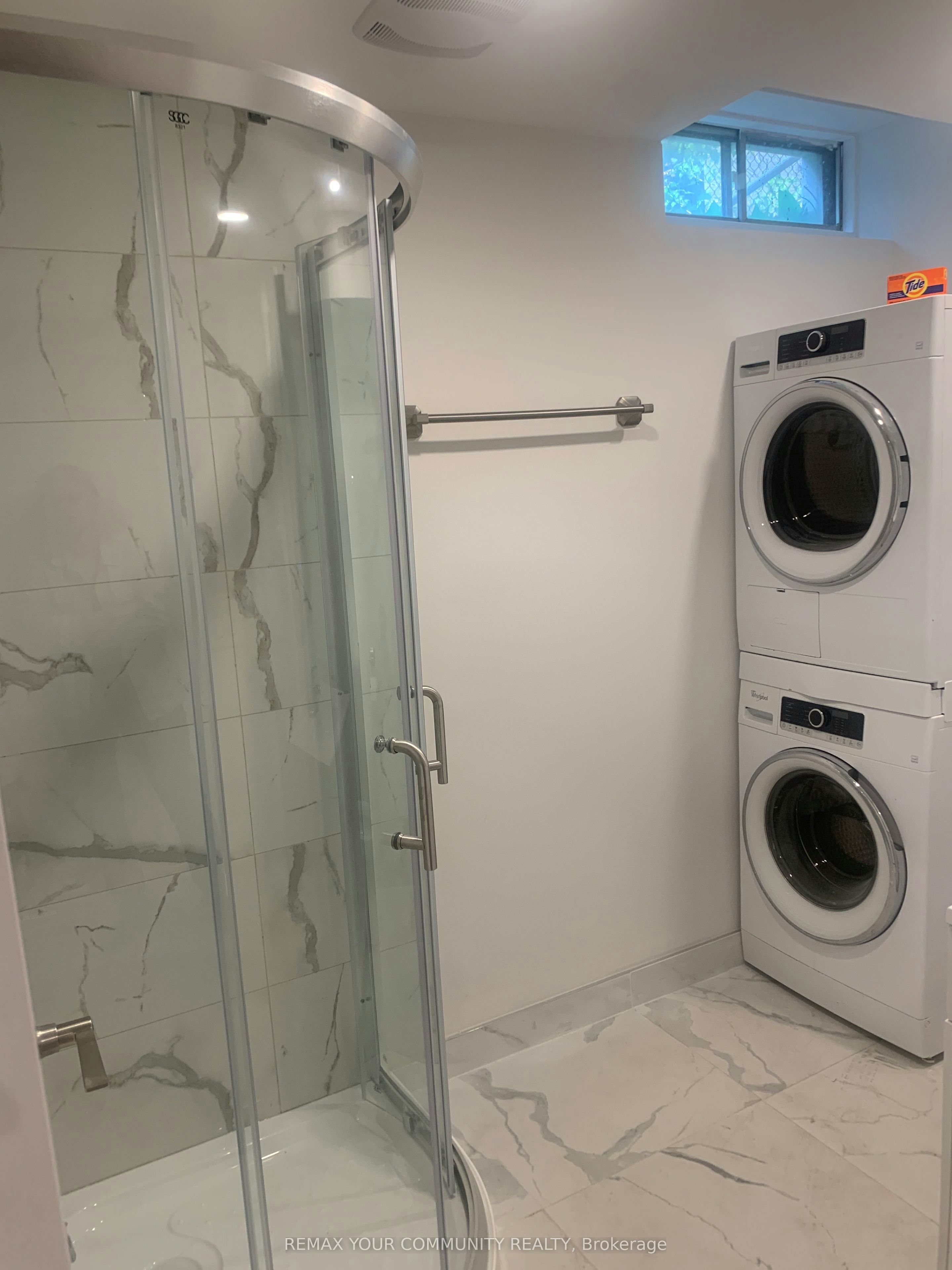 Basement-371 Selby Crescent, Newmarket, ON, L3Y 6E2 - 3