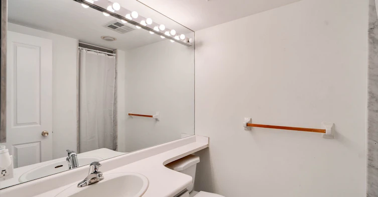 506-120 Promenade Circle, Vaughan, ON, L4J 7W9 - 22