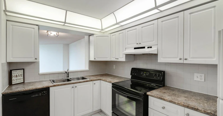 506-120 Promenade Circle, Vaughan, ON, L4J 7W9 - 8