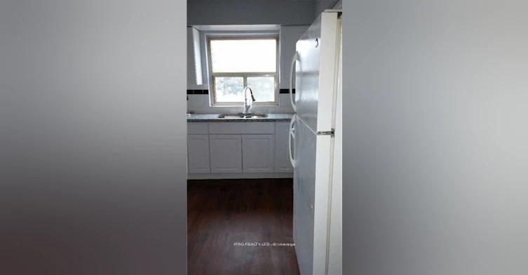 3-182 Ruggles Avenue, Richmond Hill, ON, L4C 1Y4 - 2