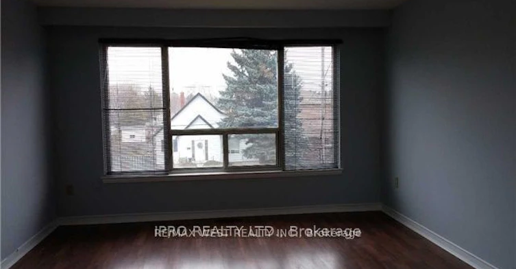 3-182 Ruggles Avenue, Richmond Hill, ON, L4C 1Y4 - 3
