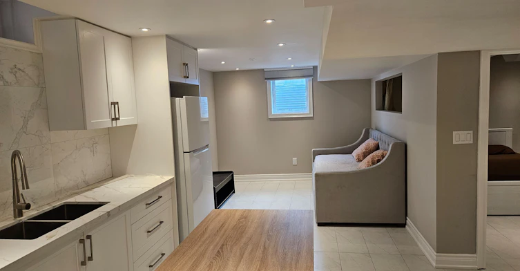 Lower-121 Badessa Circle, Vaughan, ON, L4J 6E2 - 4