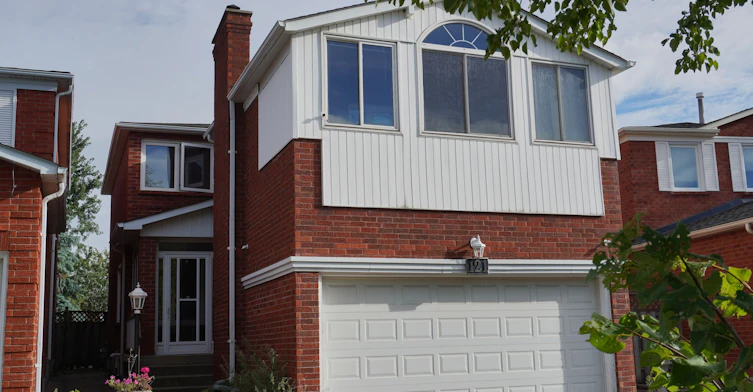 Lower-121 Badessa Circle, Vaughan, ON, L4J 6E2