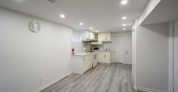 3 Evergreen Crescent, Markham, ON, L3T 5V8 - 3