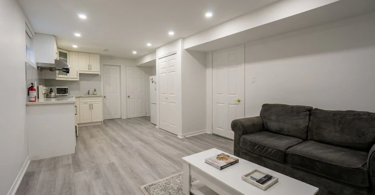 3 Evergreen Crescent, Markham, ON, L3T 5V8 - 4