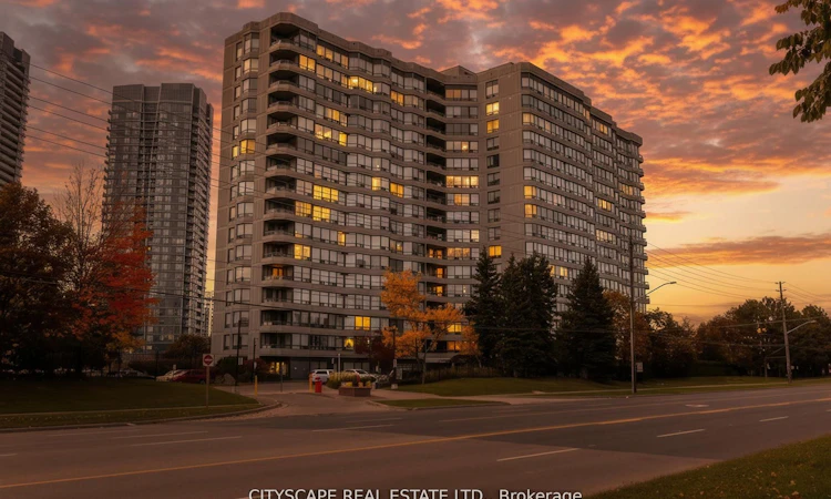 209-7460 Bathurst Street